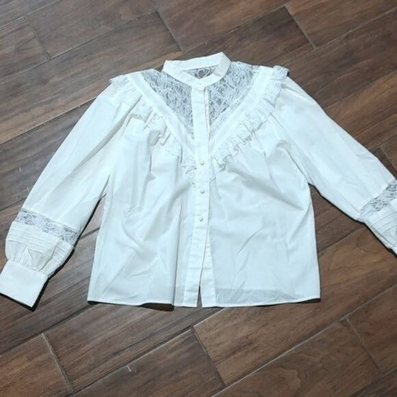 L white lace peasant blouse - Picture 1 of 5